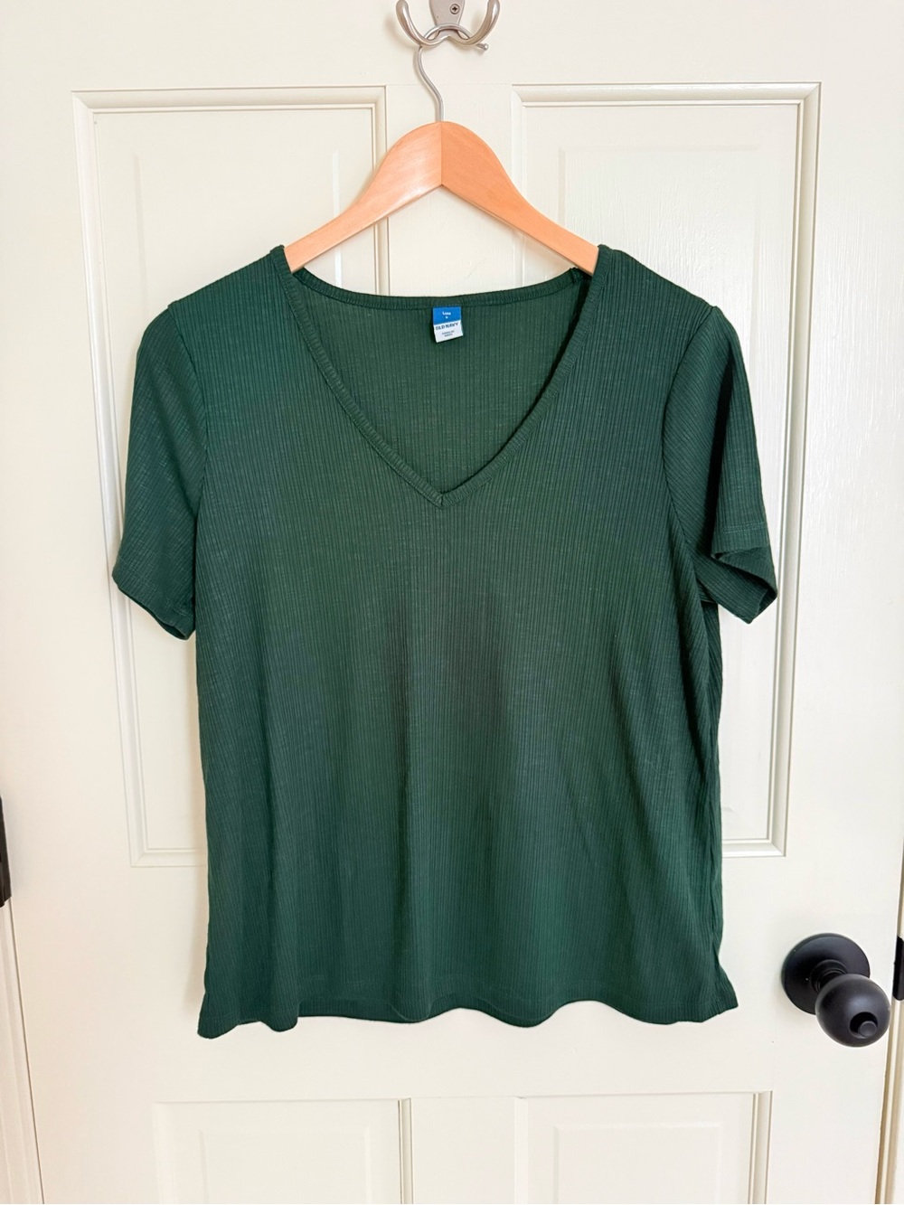 Old Navy Luxe Ribbed V-Neck Top